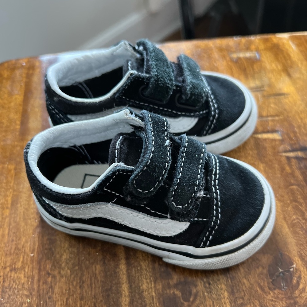 Toddler black Vans